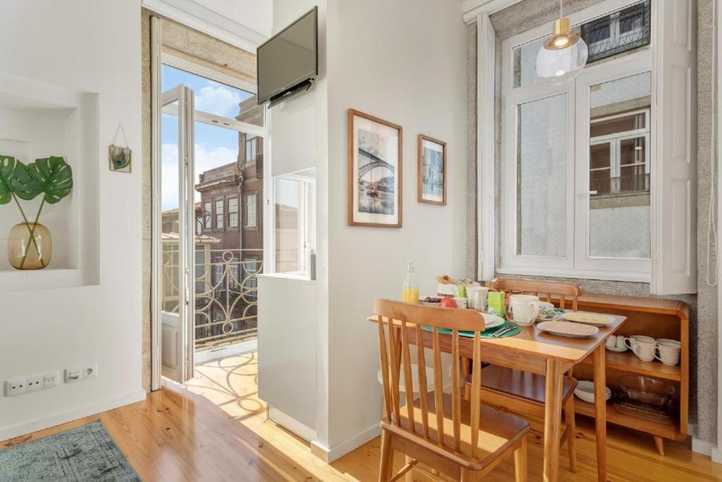 Host Wise - Lovely Shinny Flats With Balcony - Clerigos Porto Exteriér fotografie