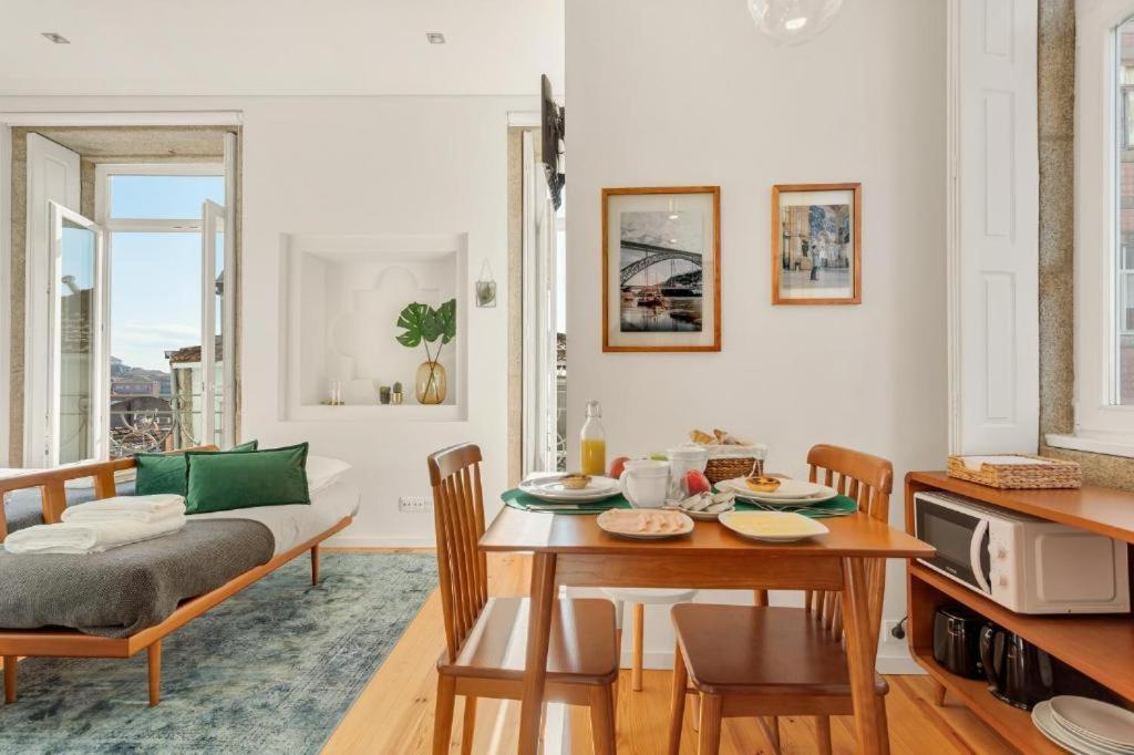 Host Wise - Lovely Shinny Flats With Balcony - Clerigos Porto Exteriér fotografie